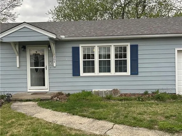 304 Floyd Rd, Orrick, MO 64077