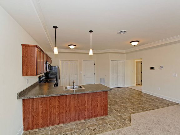 5th image of 1727 Tower St APT 108
