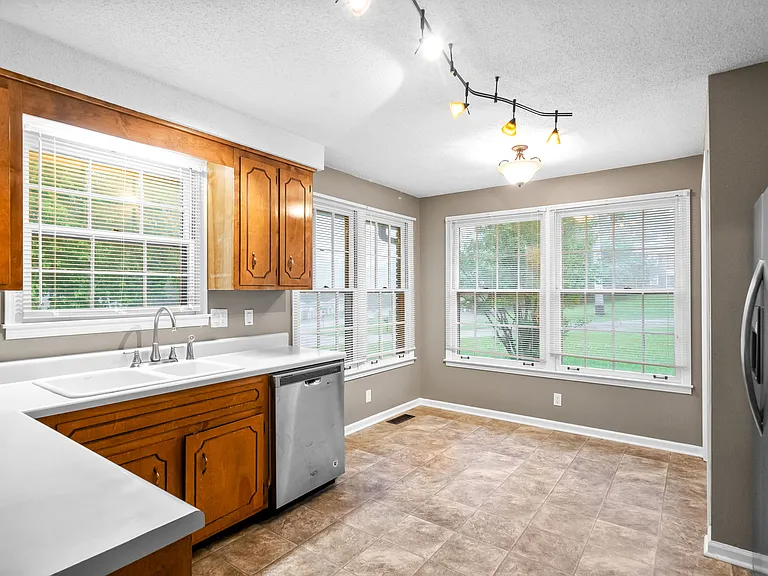 735 Cayce Dr — Photo 14