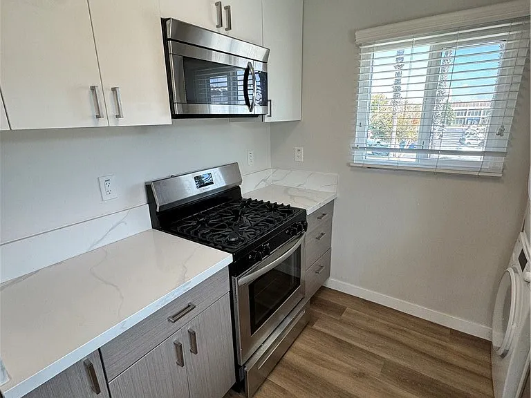 2118 Manhattan Beach Blvd #C — Photo 8