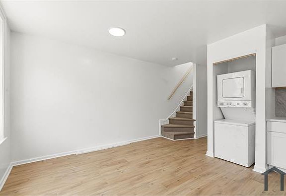 2nd image of 4035 Green St #3