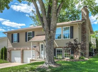 2 River Bend Ct, Saint Peters, MO