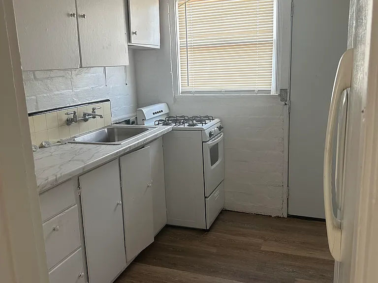6598 Oasis Ave #6 — Photo 4