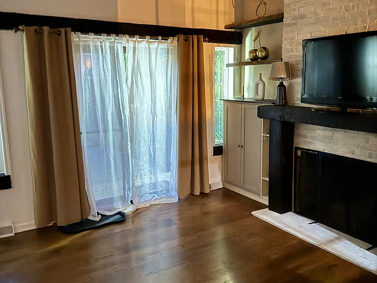 923 Lovering Ave — Photo 43