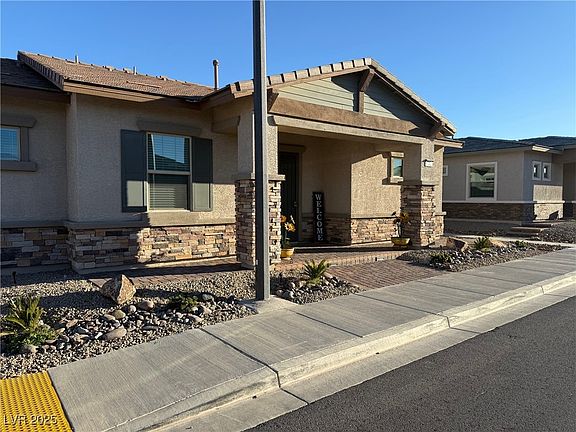 3rd image of 742 Agave Falls St