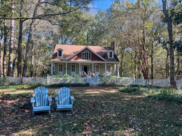 302 Woods Ln