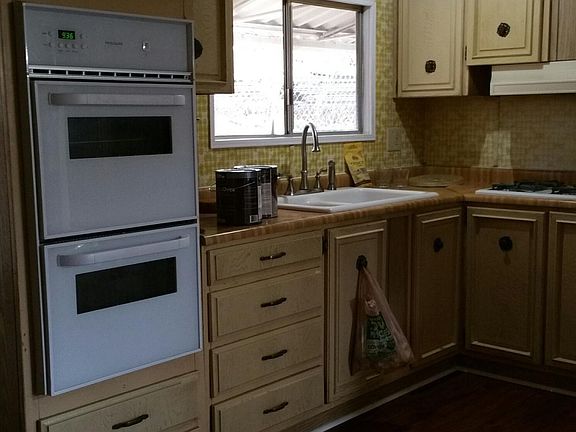 Kitchen w/new oven and stovetop