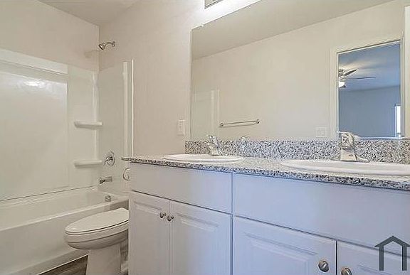 5th image of 1126 S 11th St