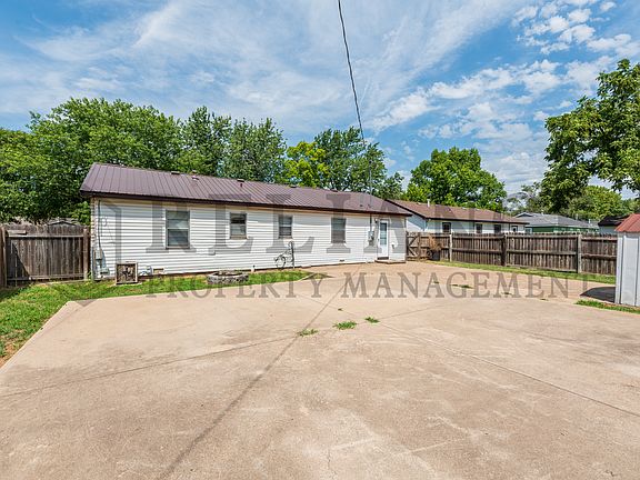5th image of 4642 S Vine Ave