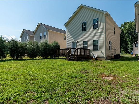2nd image of 108 Lookout Point Pl