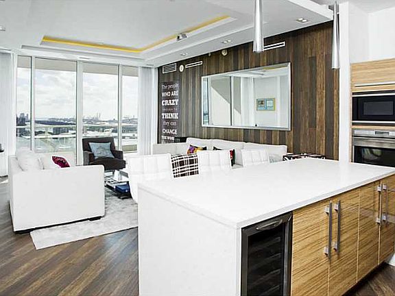 4th image of 2020 Bayshore Dr #2506