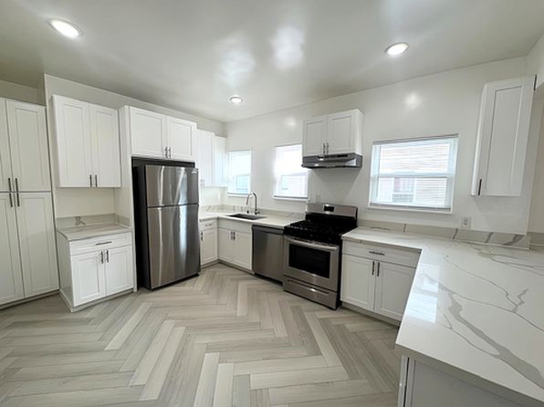 126 1/2 N Hamilton Dr