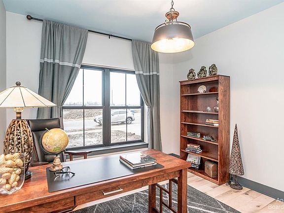 5th image of 42 Gallery Pointe Dr