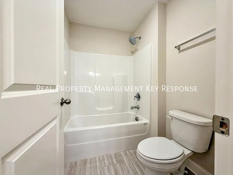 105 Cryer Dr — Photo 20