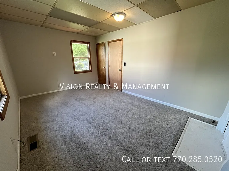 802 Williams St — Photo 23