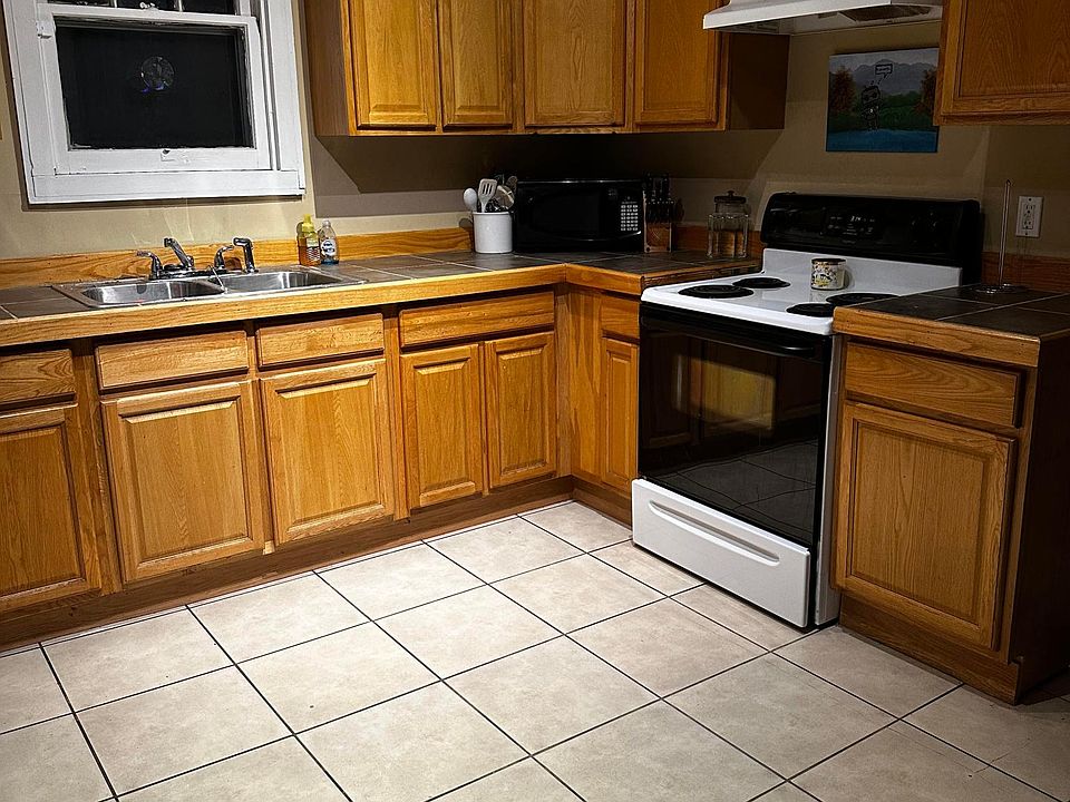 1st image of 1712 E 5th Ave #2