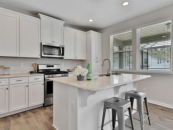 4th image of 117 Wild Rose Dr