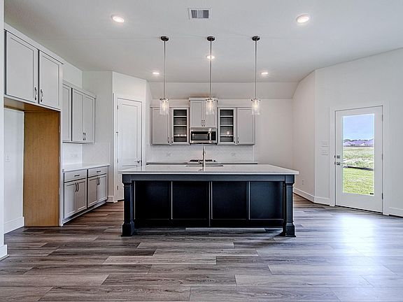 5th image of 161 Peninsula Point Dr