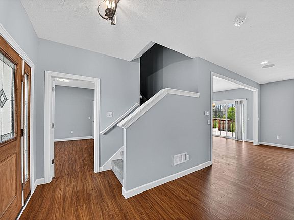 4th image of 53411 Rose Place Dr