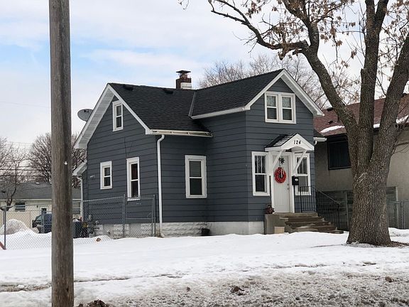 3rd image of 124 Dale St W