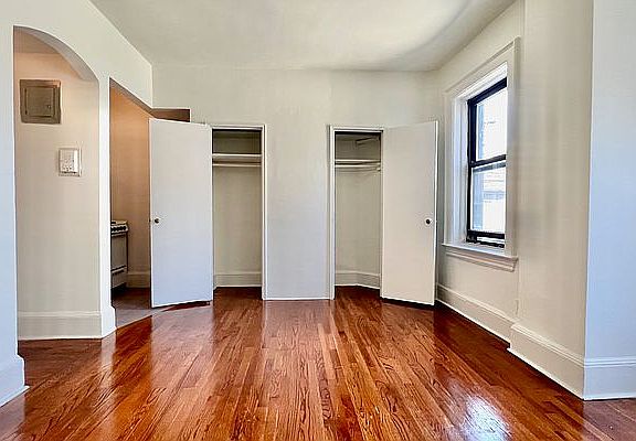 4th image of 337 W 76th St APT 3E