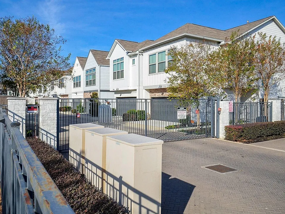 1103 Fuschia Rd