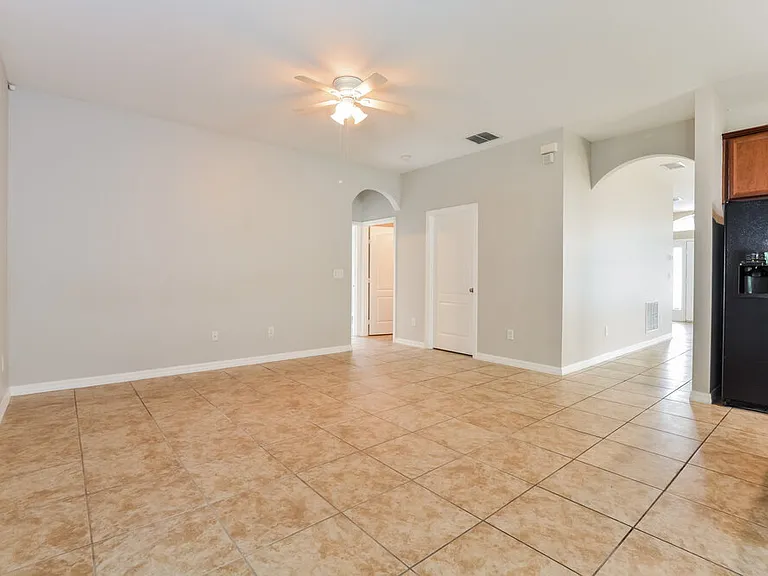 416 Marathon Ln — Photo 5