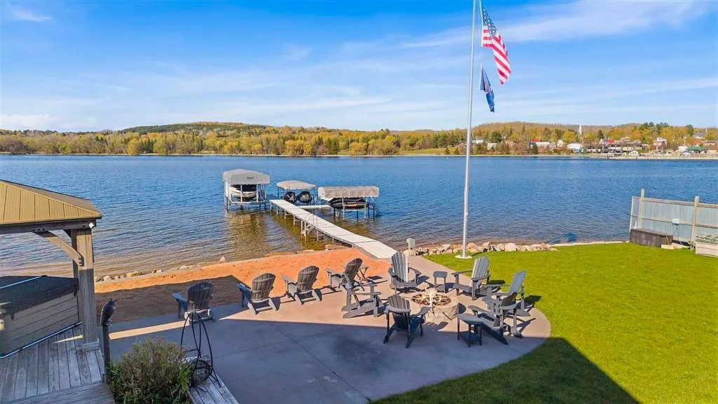 5 bed, 5.0 bath, 3000 sqft, $8,000 — Photo 2
