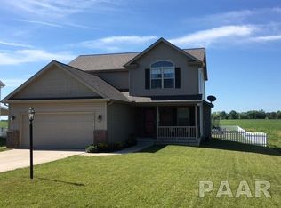 104 E Cypress St, Canton, IL 61520