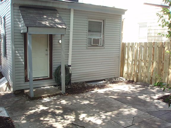 3rd image of 2338 Flora St #House
