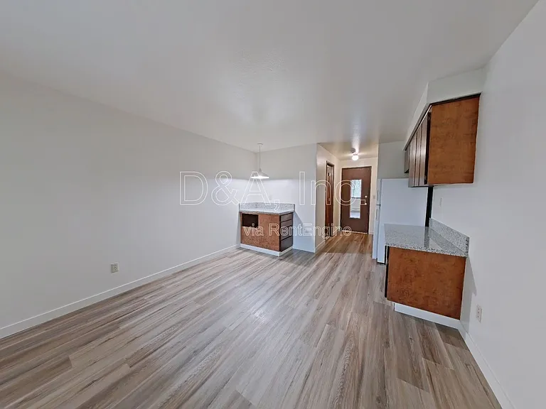 697 Jefferson St SE #10 — Photo 4