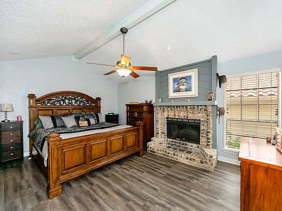 2nd image of 4235 Cuesta Dr