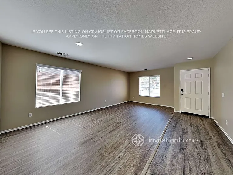 25375 Mountain Springs St — Photo 4