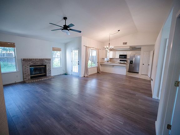 4th image of 5672 W Menlo Ave