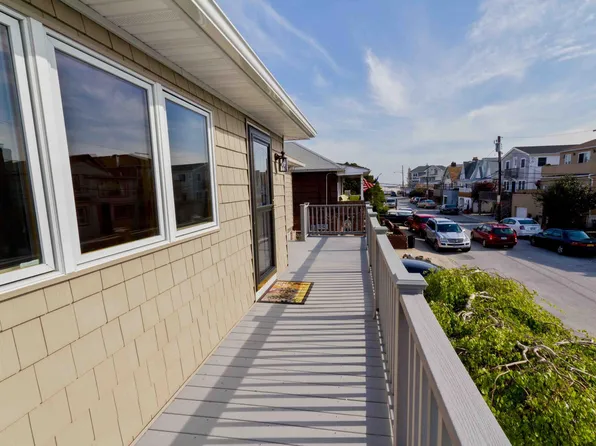 48 Rochester Ave, East Atlantic Beach, NY 11561