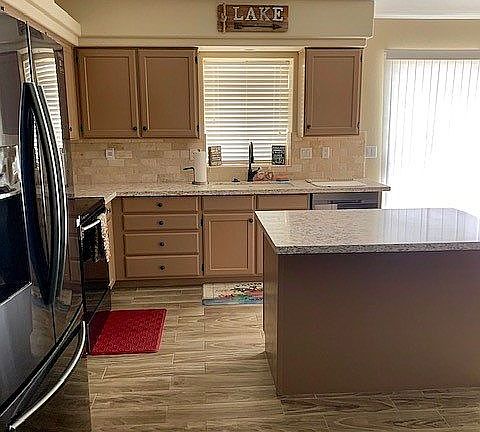 2nd image of 812 Rolling Hills Dr