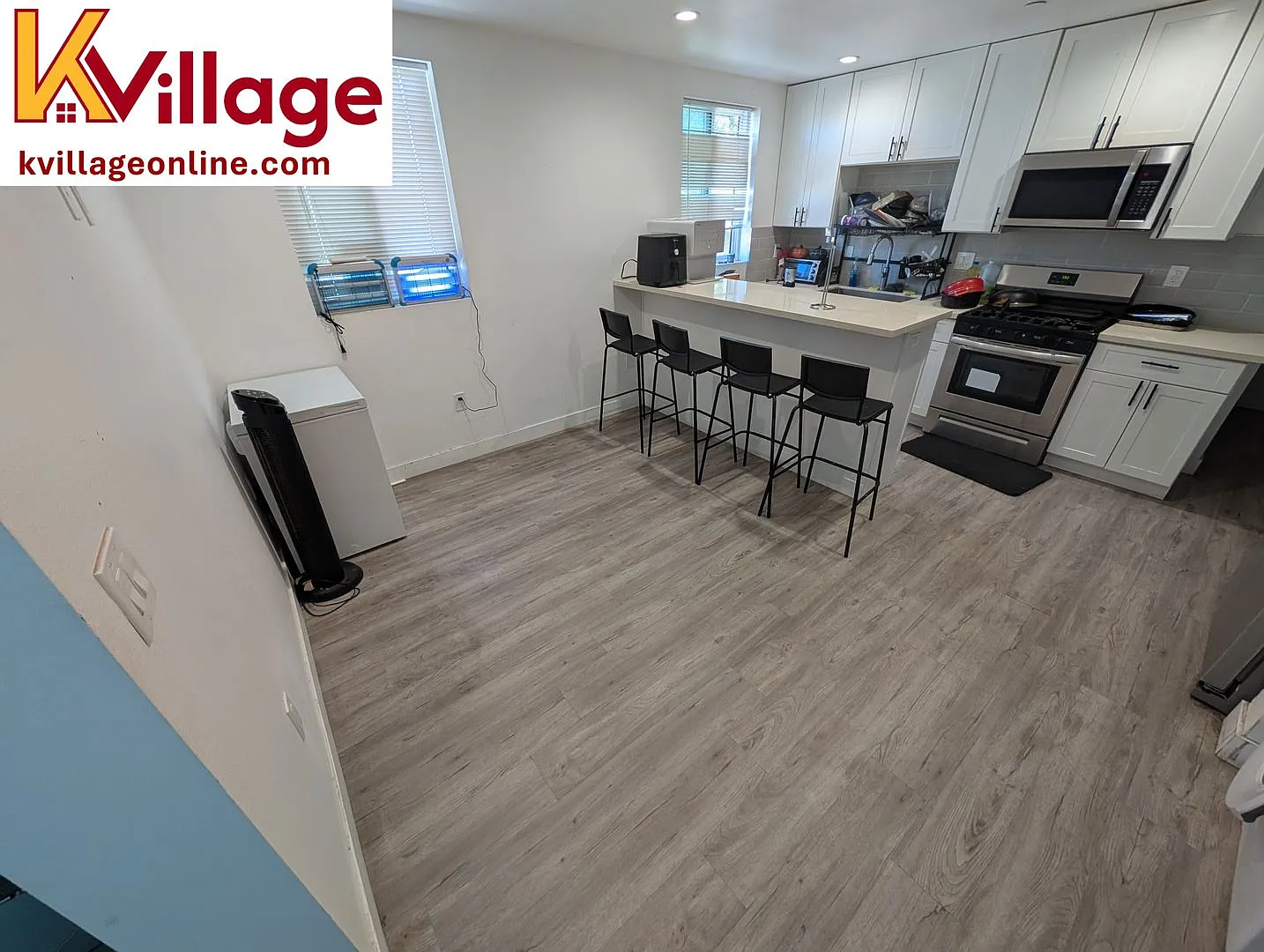 1528 W 36TH PL — Photo 3