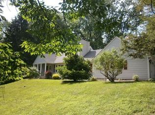 8 Fox Hollow Rd, Sparta, NJ 07871