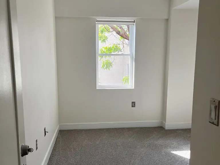1727 R St NW #404 — Photo 25