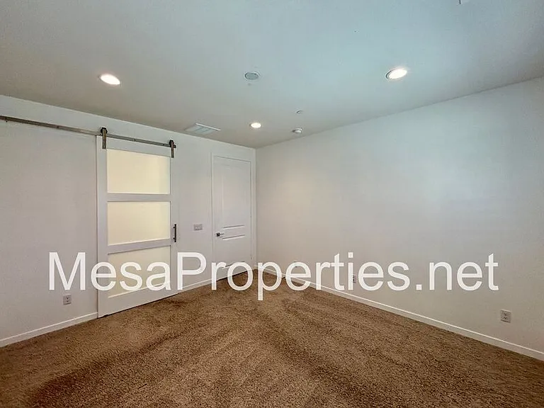 5229 Jarvis Ln — Photo 41