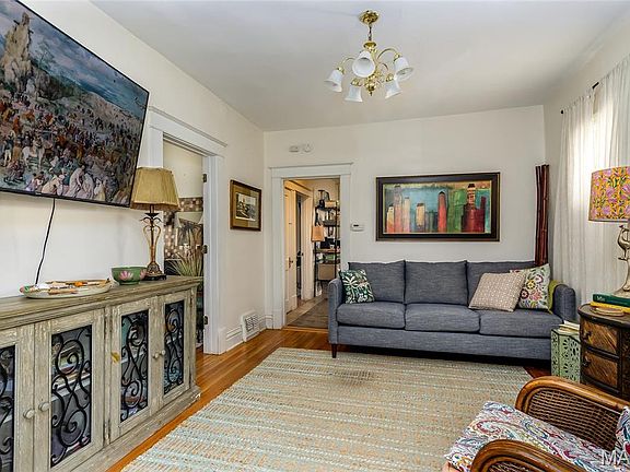 4th image of 1129 Blendon Pl