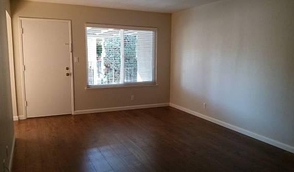2nd image of 621 Nello Dr APT 3