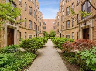 1214 W Jarvis Ave #2, Chicago, IL 60626