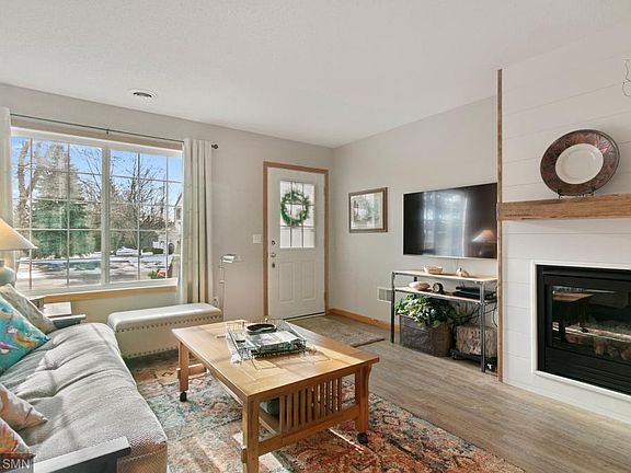 3rd image of 2031 Gresham Ave N
