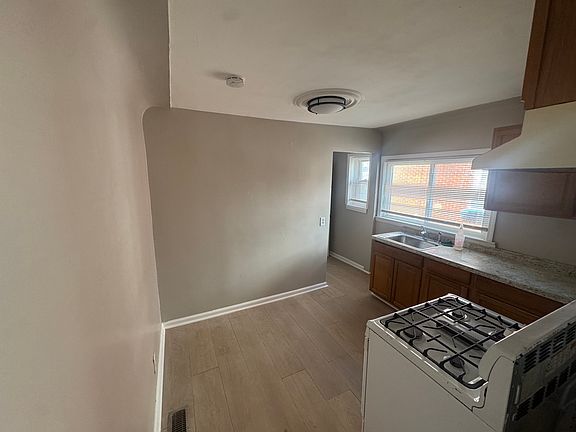 4th image of 4162 9th St #1