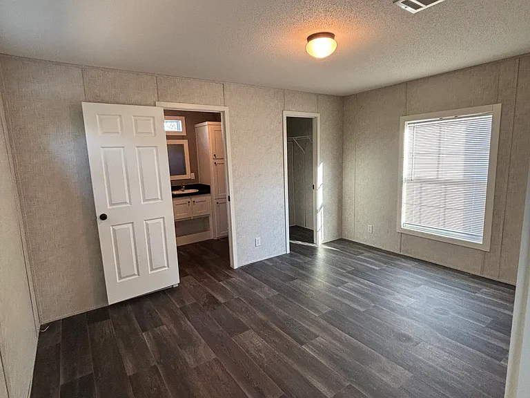 13015 Midvale Ave — Photo 8