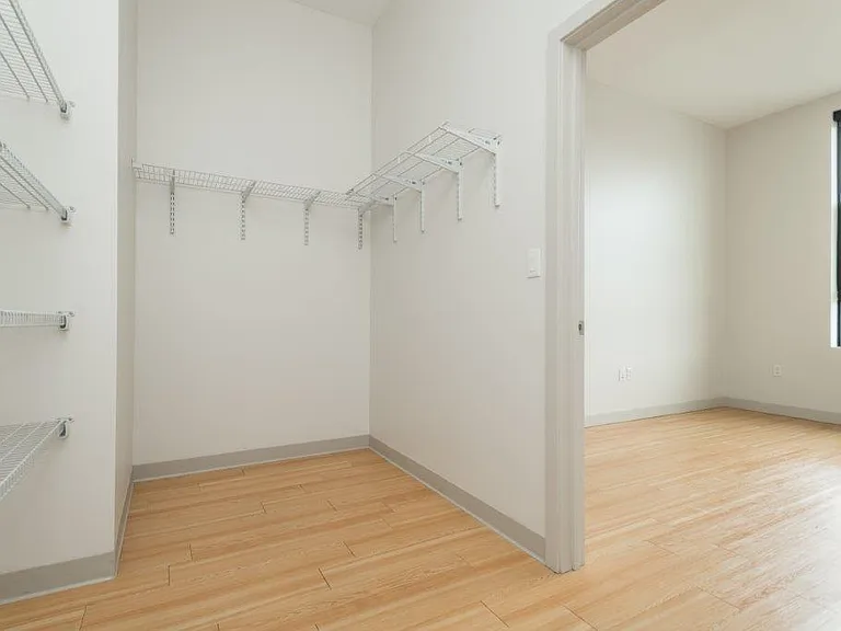 319 D St — Photo 6