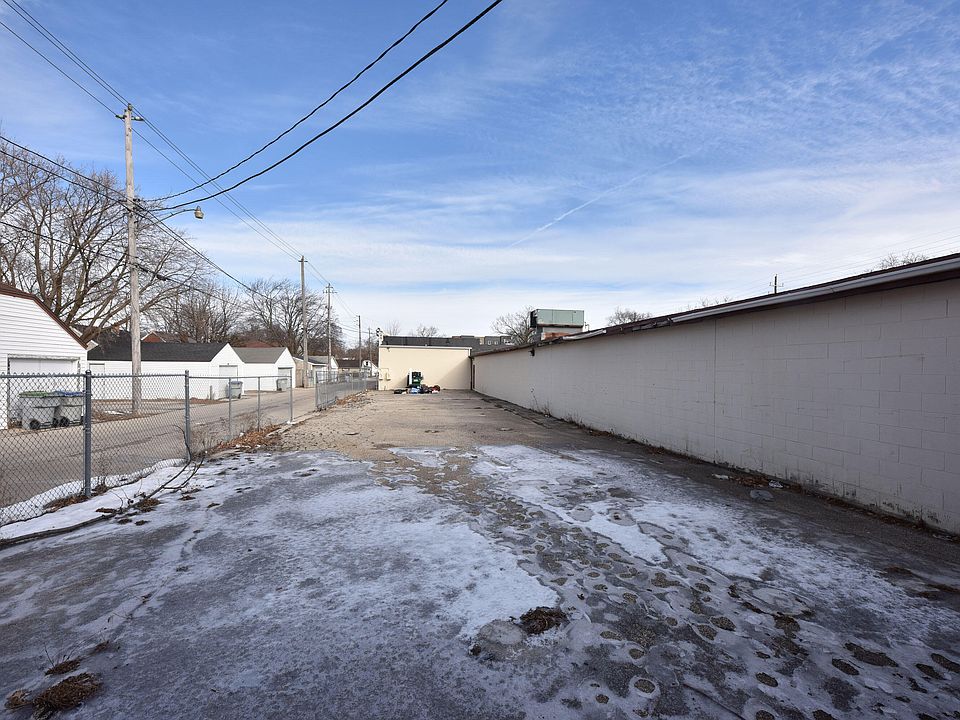 2nd image of 3735 N 35th St