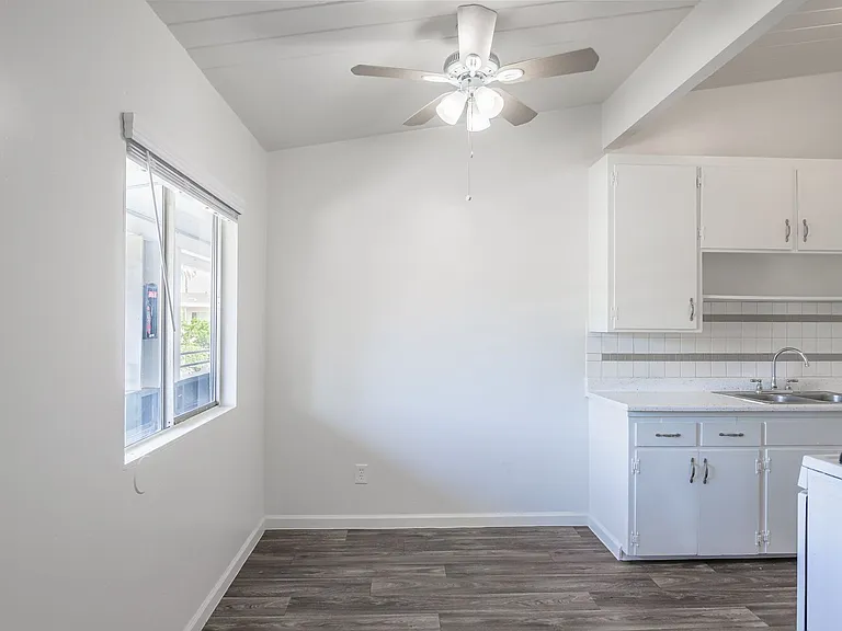 127 W Renette Ave — Photo 7