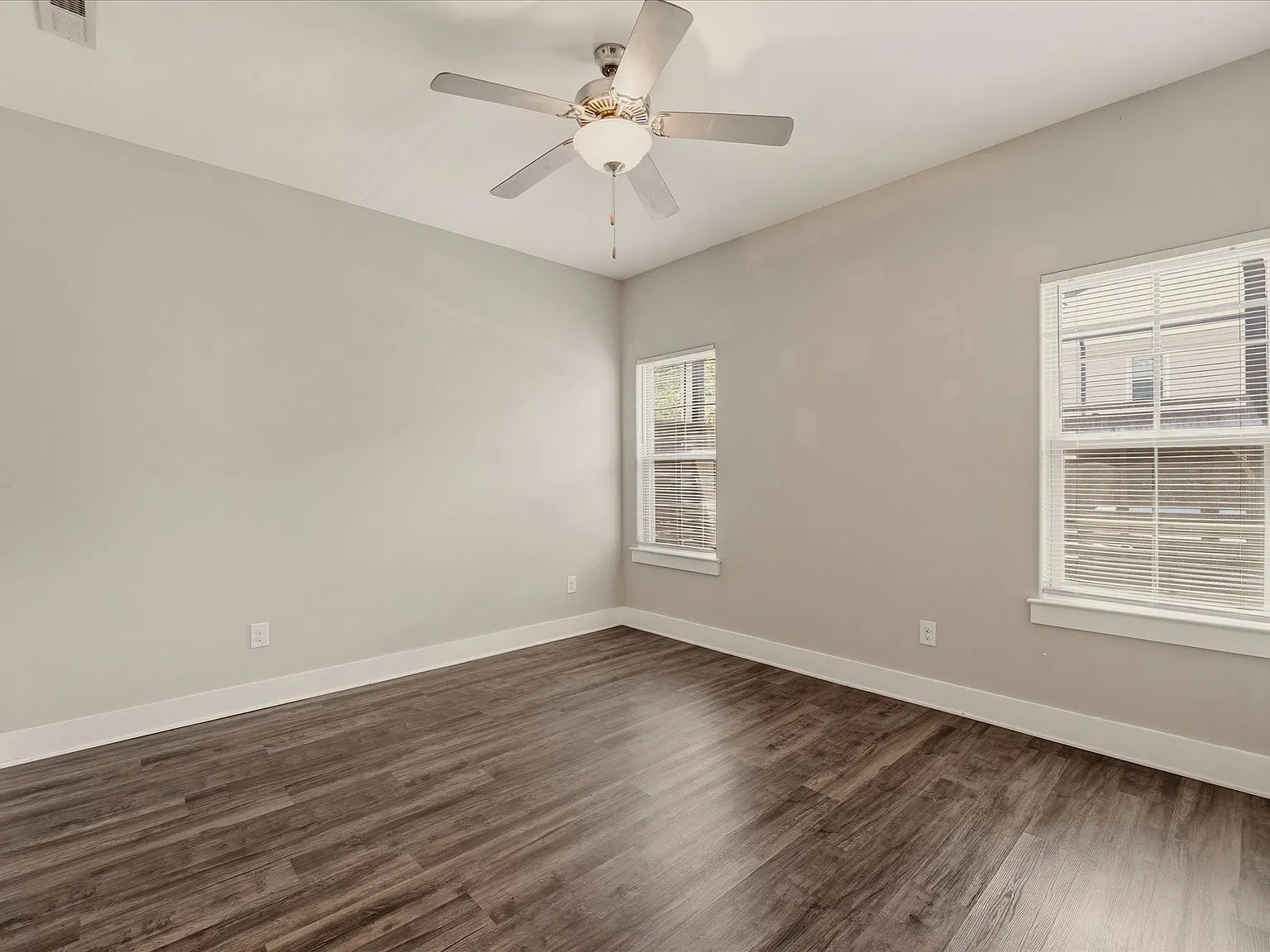 3 bed, 3.5 bath, 1793 sqft, $2,700 — Photo 2